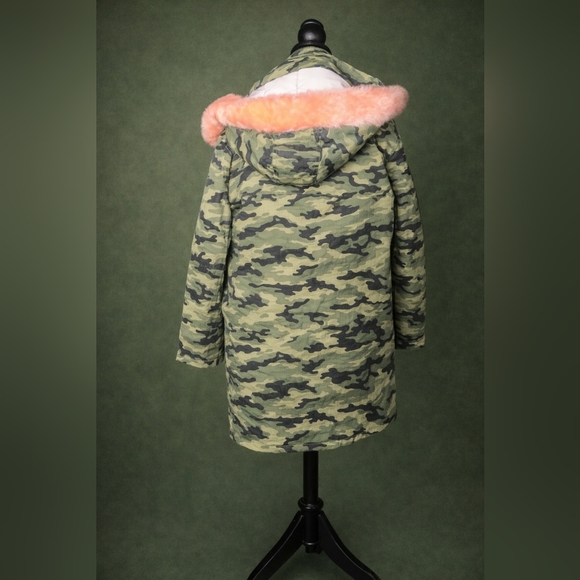 Camouflage Utility Jacket with Pink Fur Trim - Picture 4 of 4